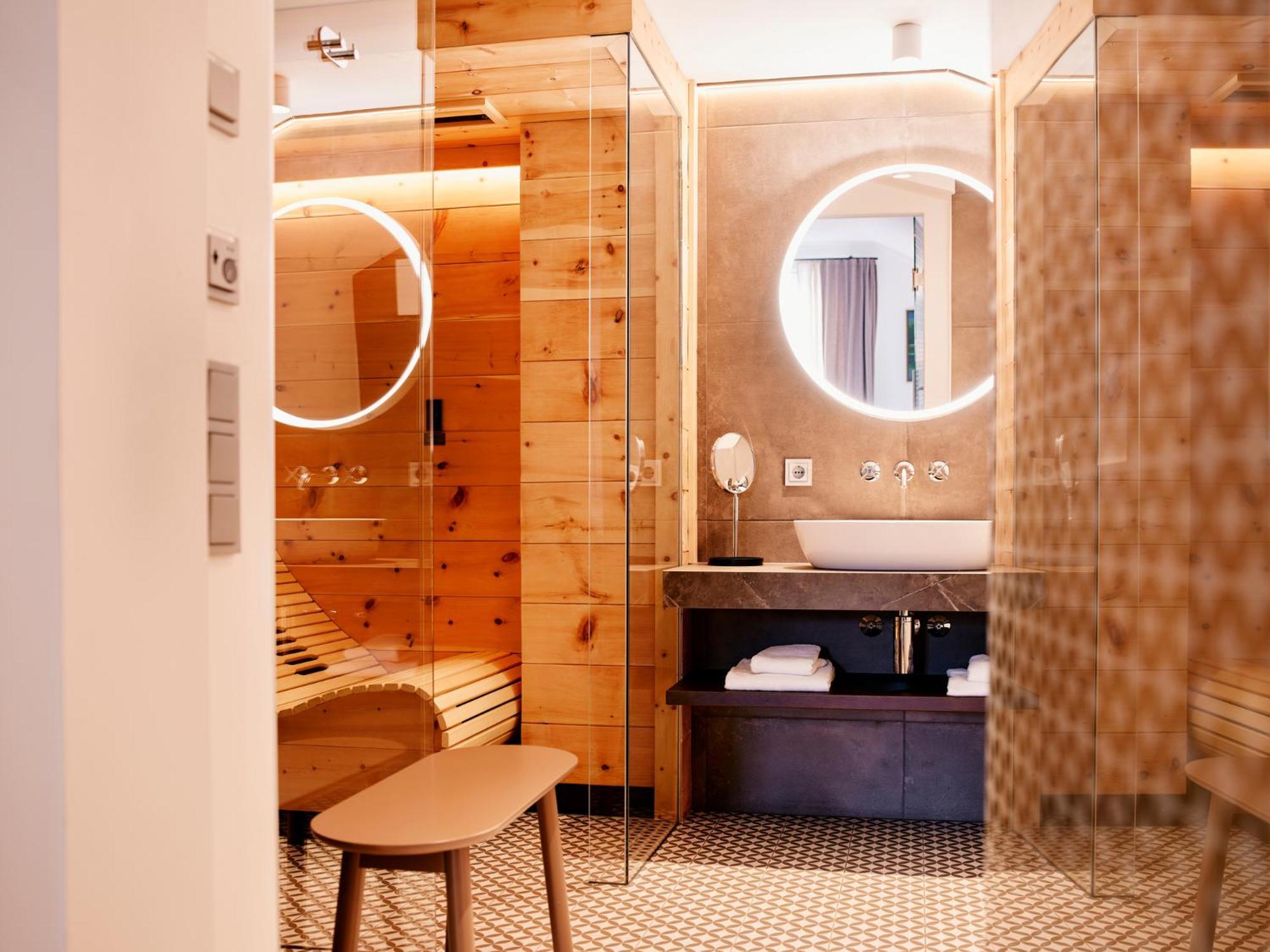 Tauroa Seehotel Грундлзее Екстериор снимка