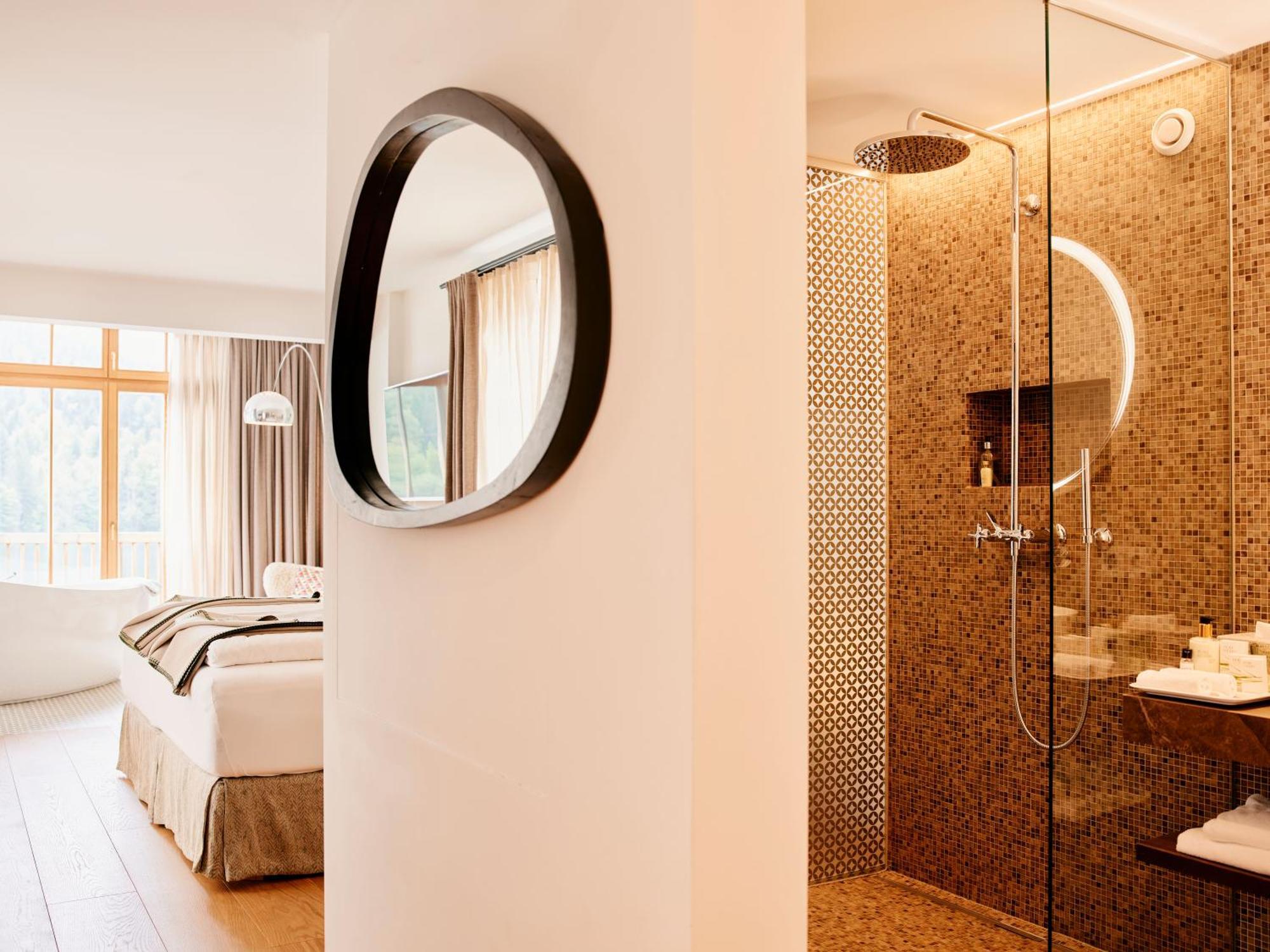 Tauroa Seehotel Грундлзее Екстериор снимка